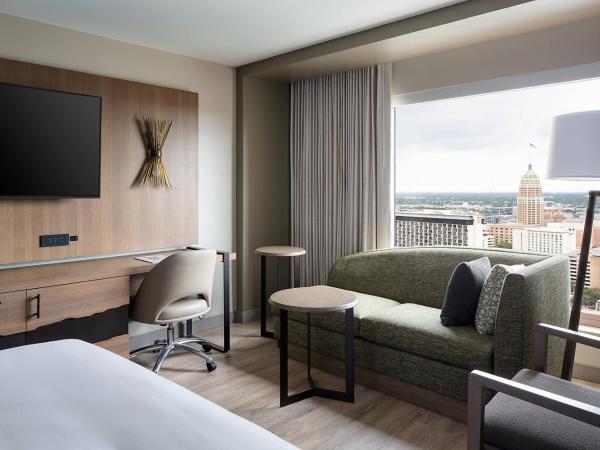 San Antonio Marriott Rivercenter on the River Walk : photo 1 de la chambre chambre lit king-size