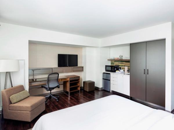 Element Boston Seaport District : photo 1 de la chambre chambre lit king-size traditionnelle