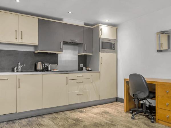 Roomzzz Leeds City West : photo 2 de la chambre chambre double supérieure