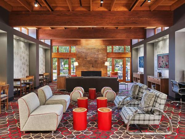 Four Points Marriott Salt Lake City Airport : photo 6 de la chambre suite junior lit king-size avec canapé-lit