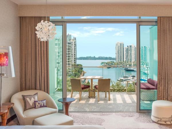 W Singapore - Sentosa Cove : photo 5 de la chambre fabulous room, guest room, 1 king bed, balcony, pool view