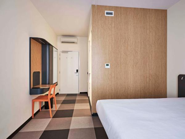 easyHotel Brussels City Centre : photo 6 de la chambre chambre double supérieure