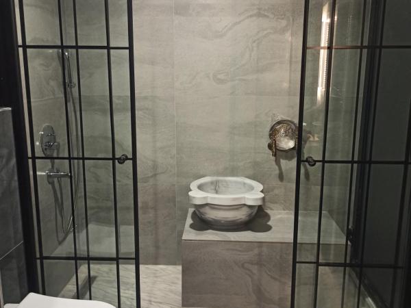 Hotel Kurucesme Business : photo 8 de la chambre chambre double deluxe avec baignoire