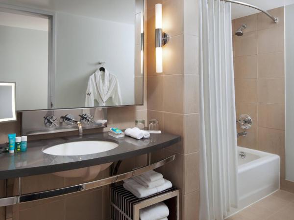 W Seattle : photo 3 de la chambre chambre lit king-size spectaculaire - Étage supérieur - vue sur ville