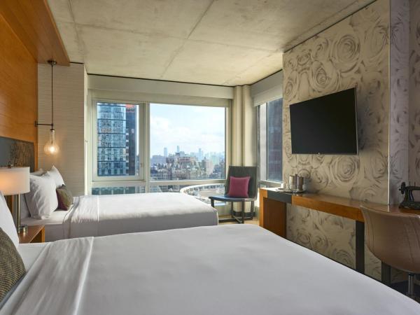 Renaissance New York Midtown Hotel : photo 1 de la chambre chambre avec 2 grands lits queen-size 