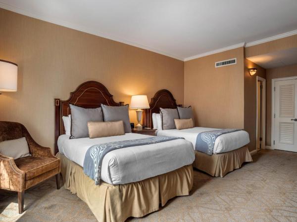 Omni Royal Orleans Hotel : photo 2 de la chambre chambre double de luxe avec 2 lits doubles et balcon