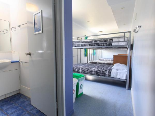 YHA Cairns Central : photo 2 de la chambre bed in 6 share female dormitory with ensuite