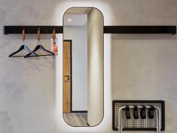 Moxy Warsaw Praga : photo 1 de la chambre chambre lit queen-size moxy
