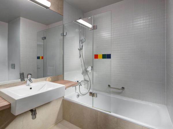 Quality Hotel Ostrava City : photo 3 de la chambre chambre double ou lits jumeaux standard