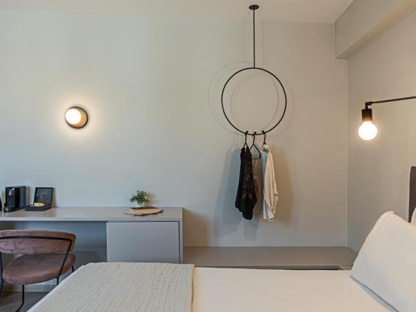 BED in Athens : photo 6 de la chambre chambre double standard