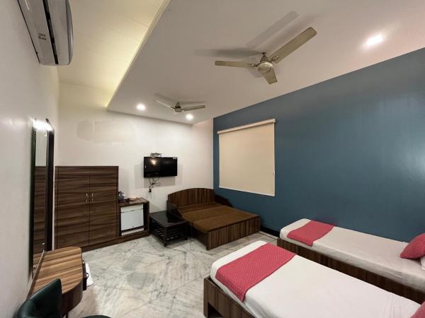 Hotel Moti Palace : photo 2 de la chambre chambre deluxe double ou lits jumeaux