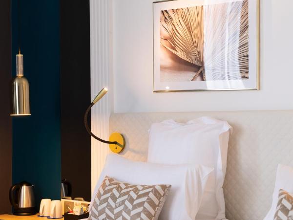 Hôtel D'Anjou : photo 5 de la chambre chambre lit queen-size classique avec climatisation