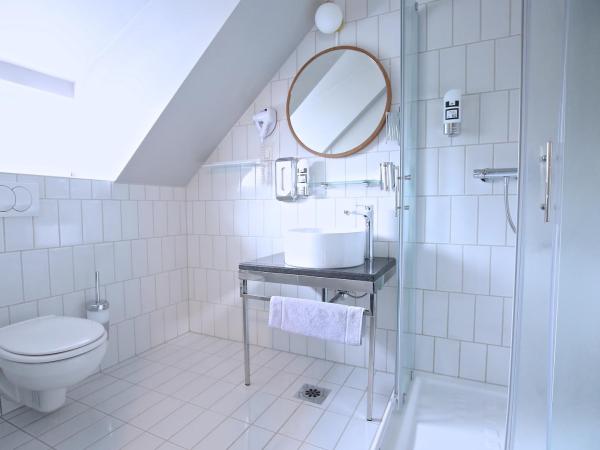 Das Schreder Hotel : photo 9 de la chambre chambre simple avec toilettes/douche privées dans maison d'hôtes
