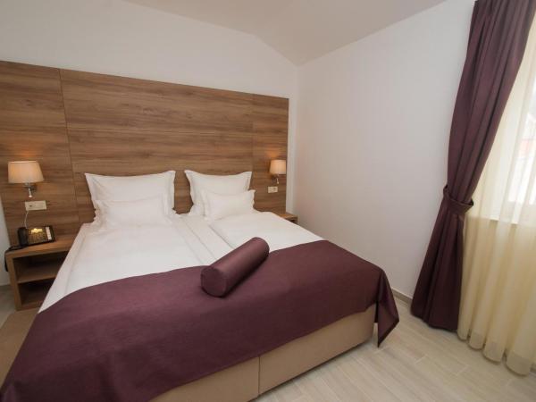 Hotel Biokovo : photo 5 de la chambre chambre double - vue sur montagne