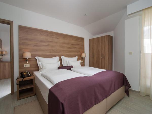 Hotel Biokovo : photo 3 de la chambre suite 1 chambre avec balcon