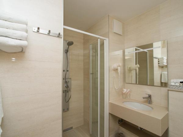 Hotel Biokovo : photo 6 de la chambre chambre double - vue sur montagne