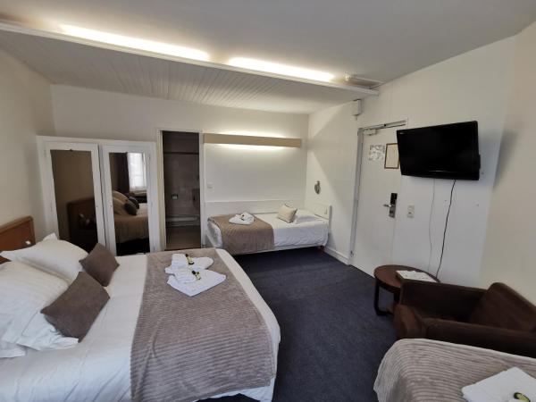 Hotel Des Falaises : photo 4 de la chambre chambre familiale