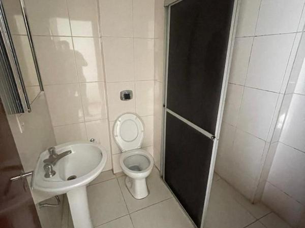 Hara Palace Hotel : photo 2 de la chambre chambre triple avec 1 lit simple et 1 lit double