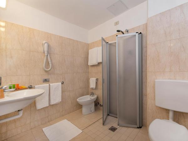 Hotel San Marco : photo 9 de la chambre chambre triple supérieure