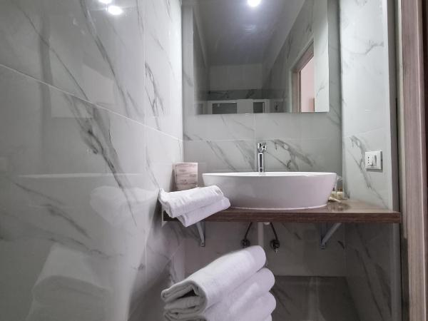 Albergo Casa Peron : photo 6 de la chambre chambre quadruple avec salle de bains privative