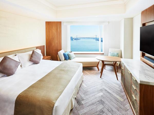 InterContinental Tokyo Bay, an IHG Hotel : photo 7 de la chambre chambre lit king-size classique - vue sur baie