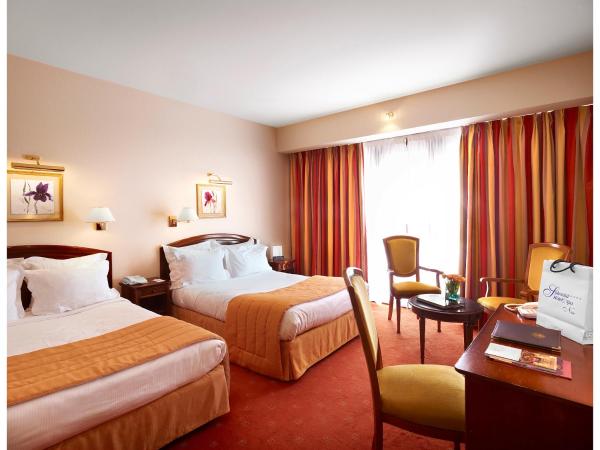 Splendid Hotel & Spa Nice : photo 1 de la chambre chambre familiale avec douche