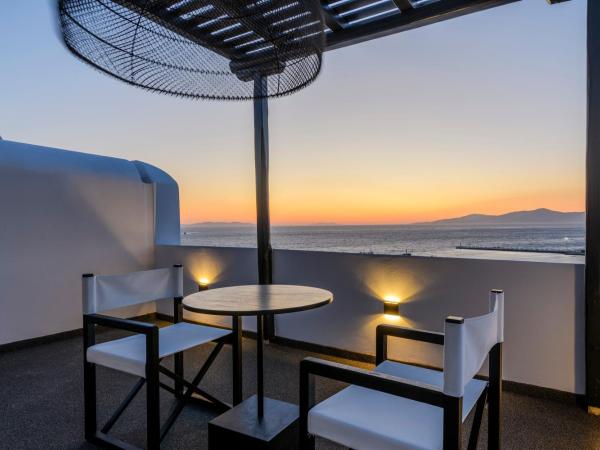 She Mykonos Boutique Hotel : photo 4 de la chambre suite lit queen-size – vue sur mer