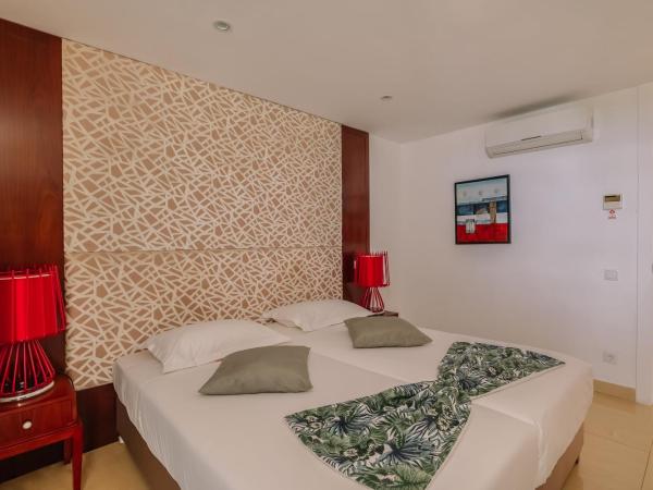 Muthu Clube Praia da Oura : photo 1 de la chambre appartement 1 chambre de luxe - vue sur mer ou piscine (2 adultes)