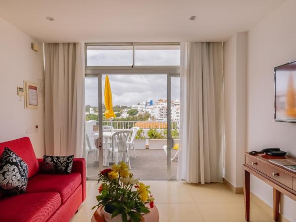 Muthu Clube Praia da Oura : photo 6 de la chambre appartement 1 chambre de luxe - vue sur mer ou piscine (2 adultes)