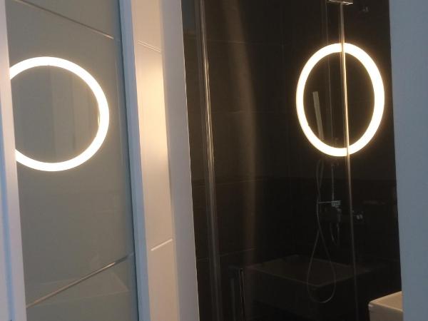 diezmadrid : photo 4 de la chambre chambre triple avec salle de bains privative