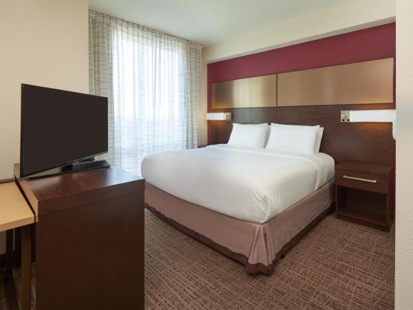 Residence Inn by Marriott Philadelphia Airport : photo 1 de la chambre studio lit king-size