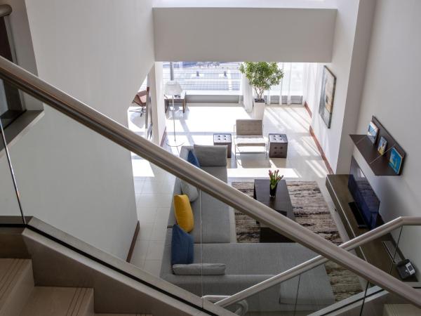 Jumeirah Living World Trade Centre Dubai : photo 1 de la chambre résidence galerie 2 chambres avec bain à remous privé