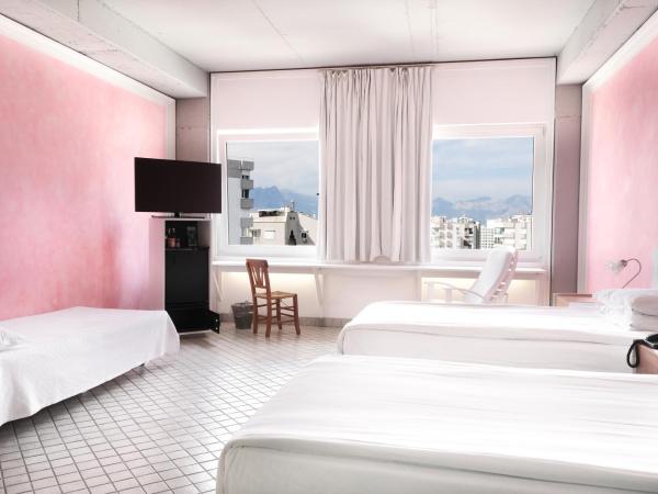 The Marmara Antalya : photo 3 de la chambre chambre double ou lits jumeaux - vue sur ville