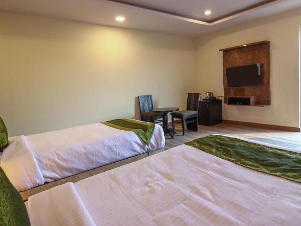 Treebo Address Inn, Banjara Hills : photo 2 de la chambre [sanitized] deluxe double or twin room