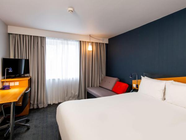 Holiday Inn Express - Glasgow - City Ctr Riverside, an IHG Hotel : photo 2 de la chambre chambre lit king-size