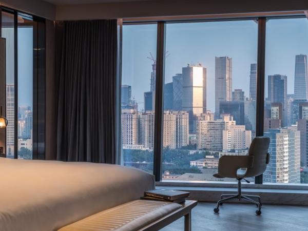 InterContinental Beijing Sanlitun, an IHG Hotel : photo 7 de la chambre suite junior lit king-size avec vue