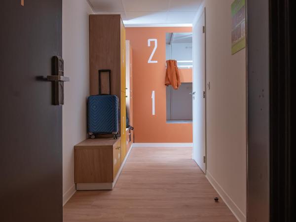 Hostel Le Hüb Toulon : photo 6 de la chambre lit dans un dortoir de 4 lits