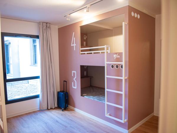Hostel Le Hüb Toulon : photo 4 de la chambre lit dans un dortoir de 4 lits