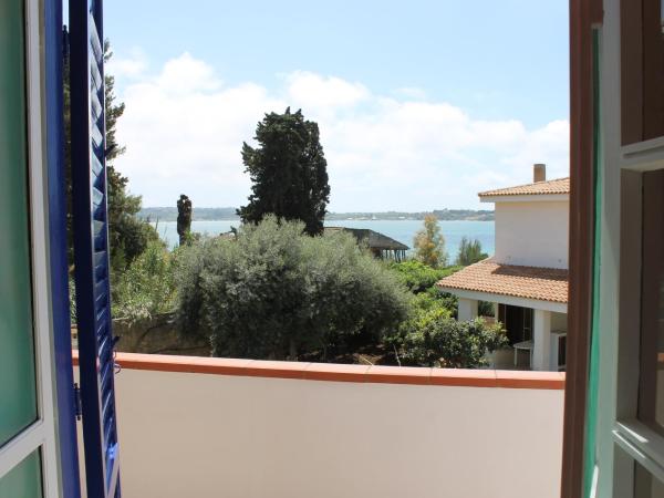 B&B Le Saline : photo 9 de la chambre chambre double avec salle de bains privative