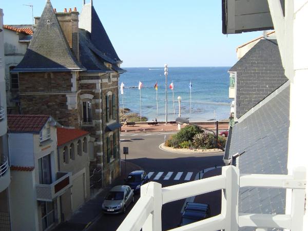 Maison l'épicurienne : photo 1 de la chambre chambre double deluxe - vue latérale sur mer