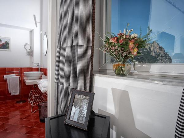 Affittacamere Capri Dolce Vita : photo 8 de la chambre chambre double - vue sur mer