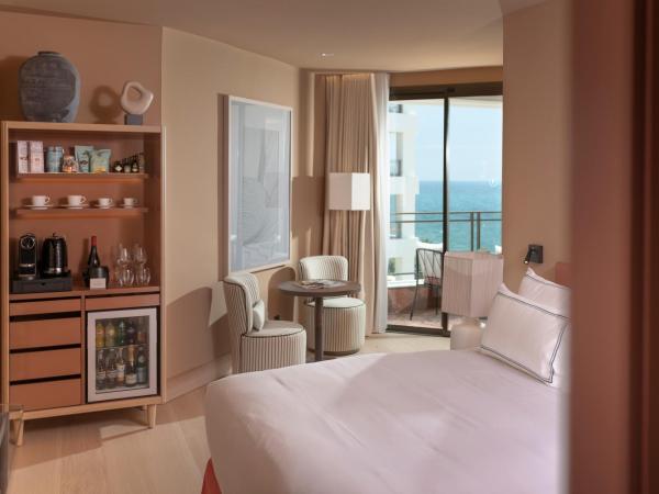 El Fuerte Marbella : photo 3 de la chambre chambre double ou lits jumeaux - vue partielle sur mer