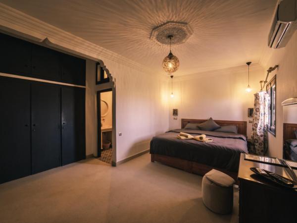 The Kozyhome : photo 3 de la chambre chambre double ou lits jumeaux deluxe avec balcon