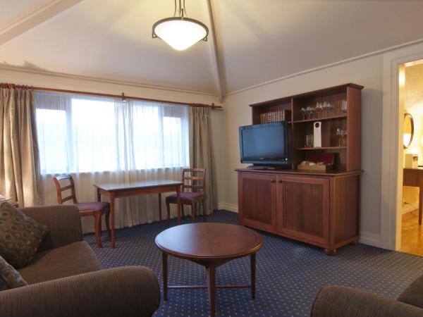 Millennium Hotel Rotorua : photo 6 de la chambre suite lit king-size avec accès au salon club - réservée aux adultes