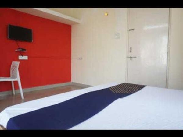 OYO Flagship Hotel Chalukya Executive : photo 8 de la chambre chambre triple classique