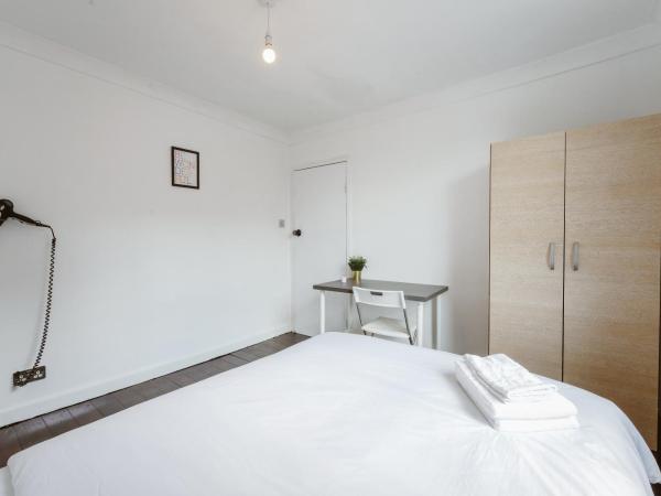 Great Rooms in Stepney Green Station - 12 : photo 4 de la chambre chambre double avec salle de bains commune