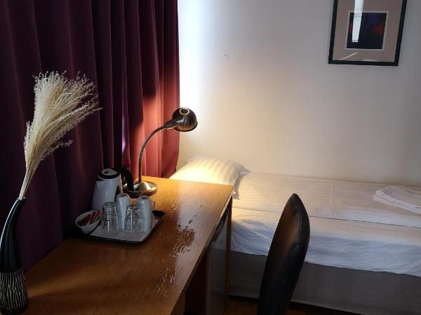 101 Guesthouse Hotel : photo 4 de la chambre chambre familiale avec salle de bains