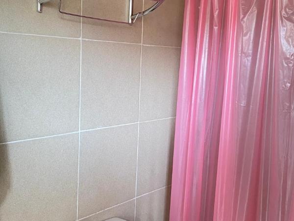 Casa LEONOR : photo 4 de la chambre chambre triple avec salle de bains privative