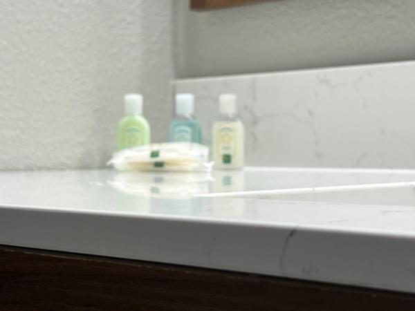 Quality Inn Portland Airport PDX : photo 1 de la chambre chambre lit queen-size - non-fumeurs