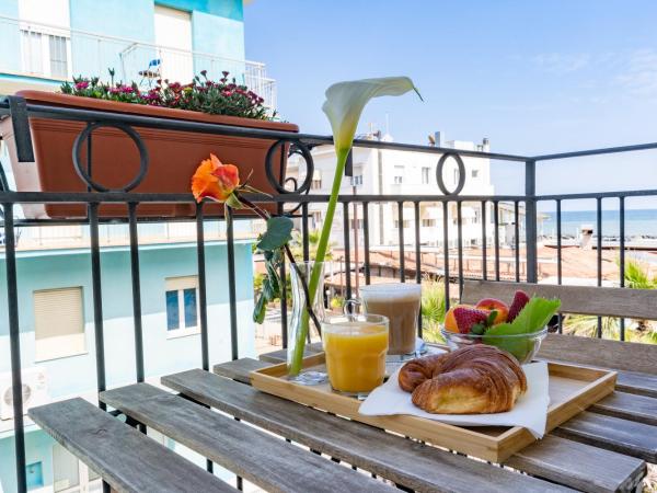 Hotel Greta B&B : photo 6 de la chambre chambre double deluxe avec balcon - vue sur mer